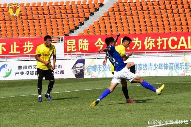佩德罗重返诺坎普，身着旧球衣观赛